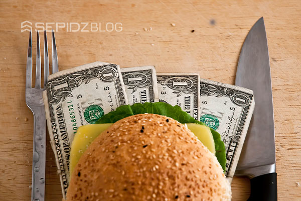 Error in recording customer tips in cafe cashier system